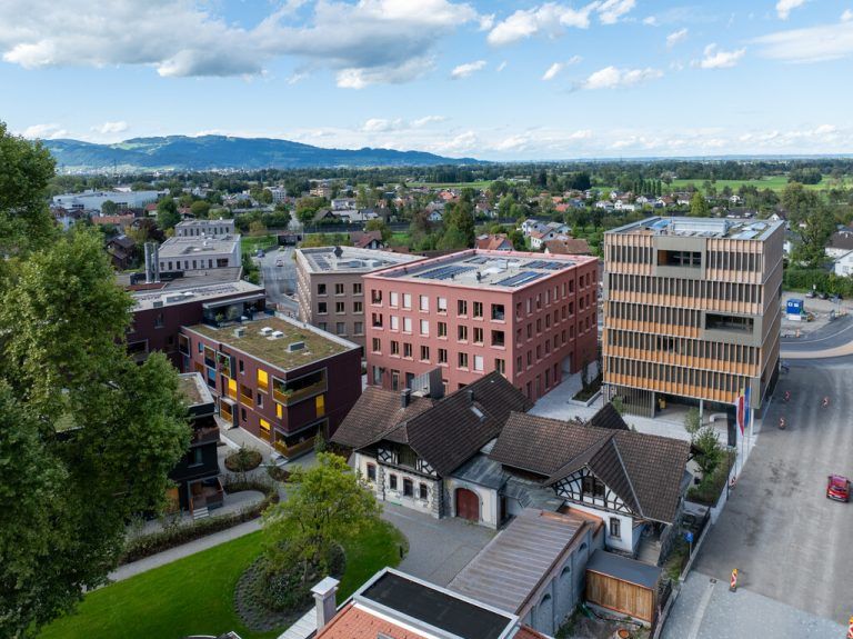 Das neue Rathausquartier im Zentrum mit Wohn- und Aufenthaltsbereichen.⇒Stadt Hohenems
