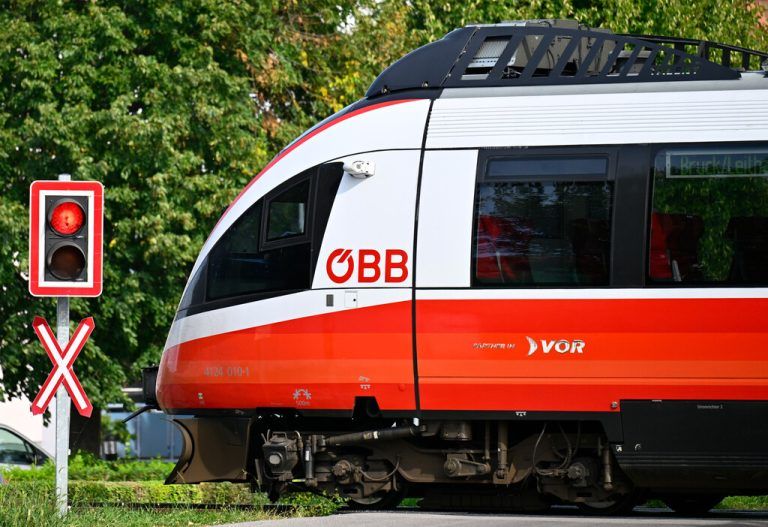 Der Anteil pünktlicher ÖBB-Züge liegt laut RH bei einem Tiefstand.⇒APA/HANS KLAUS TECHT