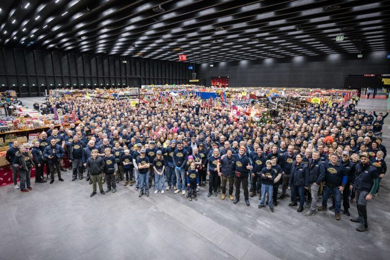 Die Zahl der ehrenamtlichen Helfer beim Flohmarkt ist beeindruckend. ⇒Dornbirner Flohmarkt