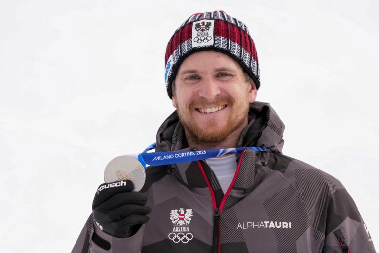 Fabio Gstrein konnte über Silber jubeln. Es war Österreichs erst vierte Medaille bei den Alpinen, so wenige holte der ÖSV zuletzt 2010 in Vancouver. ⇒AFP