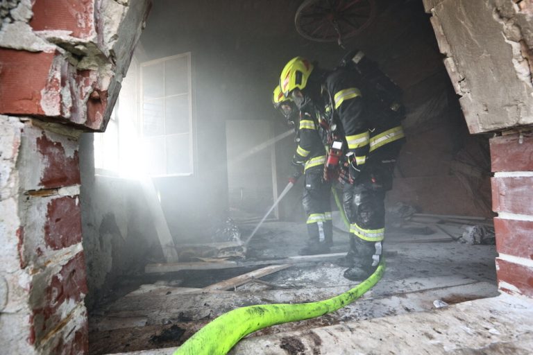 Brand in Lagerhalle
