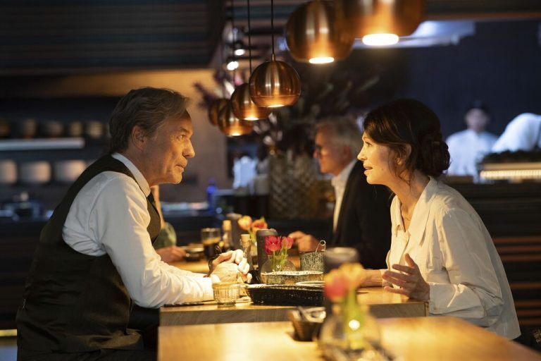 Für die Liebe drückt Walter noch einmal die Uni-Bank.⇒constantin film