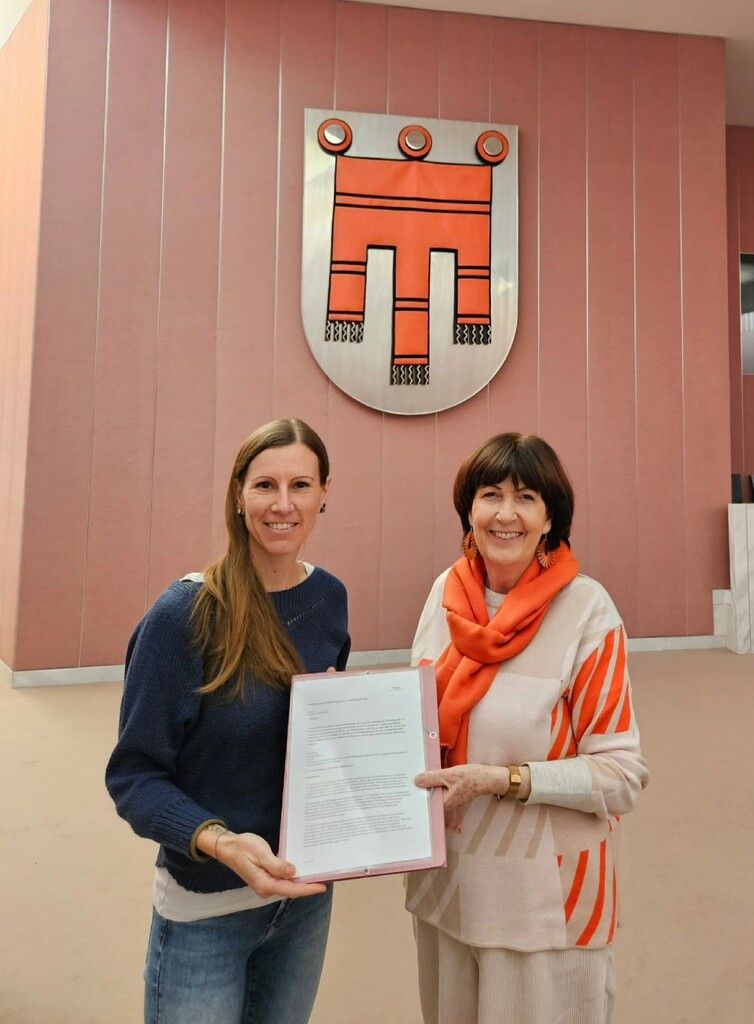 Lassen nicht locker: Miriam Capelli und Mechtild Bawart.⇒mc