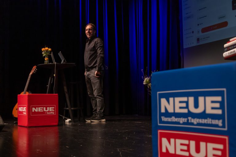 Lukas Wagner, Marco Esposito und Marco Moosbrugger garantieren einen spannenden und amüsanten Abend im Zeichen der künstlichen Intelligenz.⇒Hartinger, Weissengruber