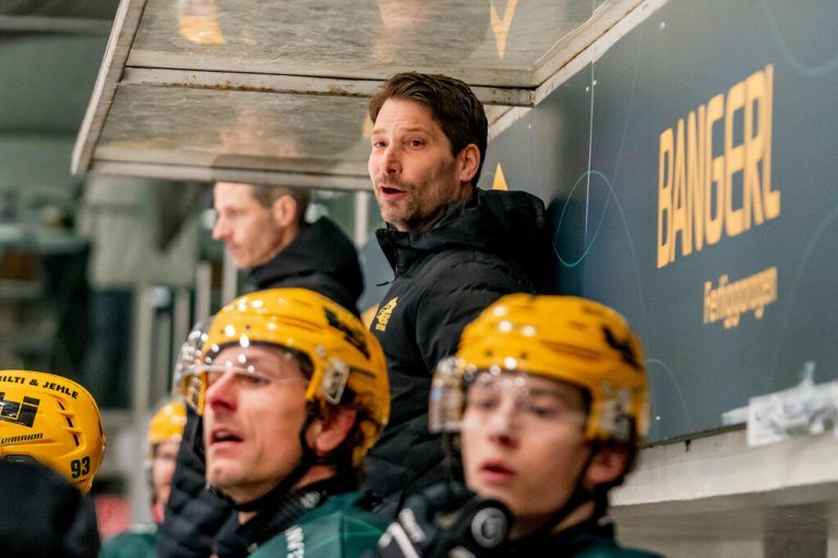 Lustenau-Coach Daniel Fekete (r.) und seine Truppe können heute gegen Kufstein den Finaleinzug unter Dach und Fach bringen. ⇒Stiplovsek