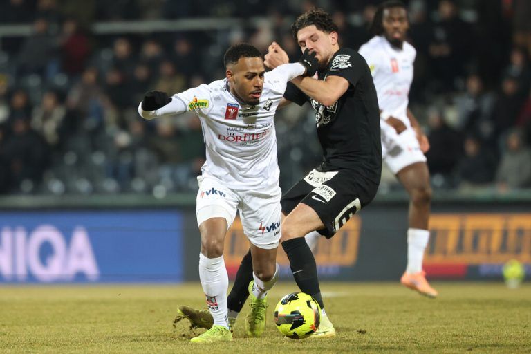 Marlon Mustapha (l.) wird dem SCR Altach aufgrund einer Sprunggelenksverletzung mehrere Wochen nicht zur Verfügung stehen.⇒GEPA