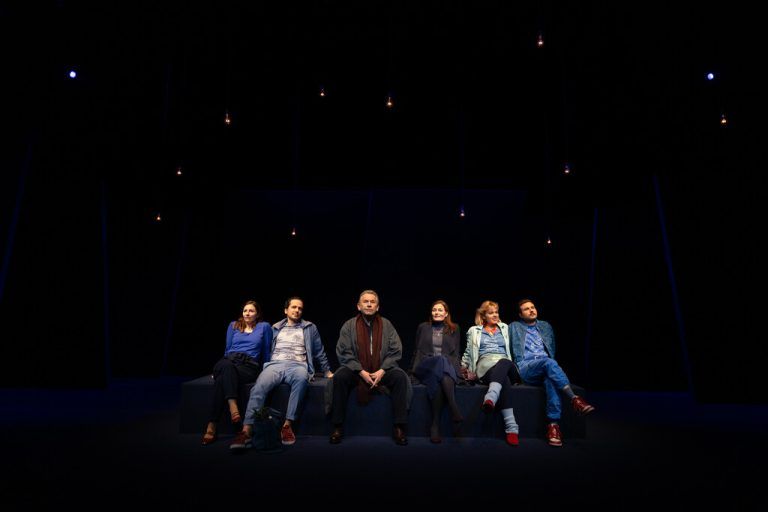 Vogel, Marrer, Dragaschnig, Lorenz, Reisser und Kainz spielen das maximal menschliche Paar in verschiedenen Lebensabschnitten.⇒mistura