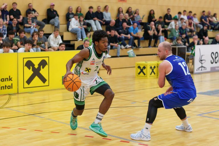 Auf Kofi Hamilton (l.) und die Dornbirn Lions wartet heute in Mistelbach eine große Herausforderung.⇒Stiplovsek