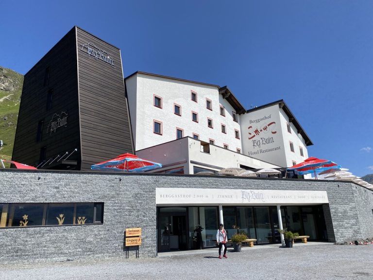 Der Berggasthof Piz Buin hat auch im Sommer viel zu bieten. ⇒zvg