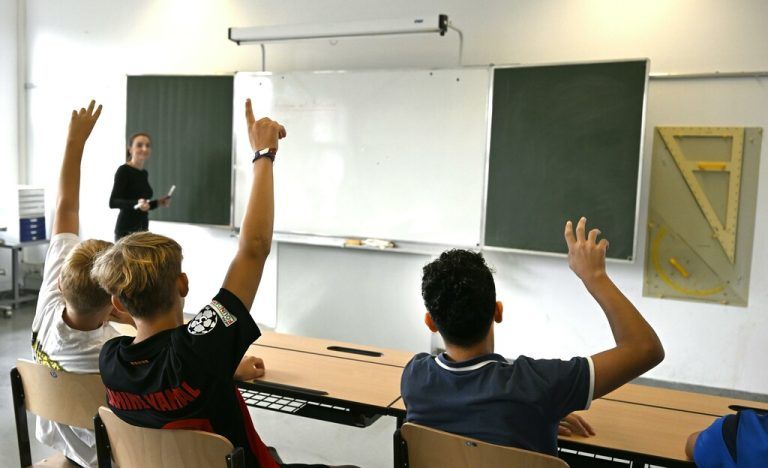 Der Chancenbonus soll gezielt dort unterstützen, wo besondere Herausforderungen bestehen.⇒ APA, ZVG (6), ifs