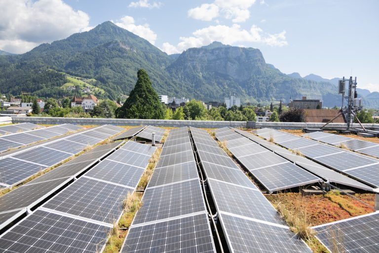 Der Zubau von PV-Anlagen ist 2025 zurückgegangen.⇒hartinger