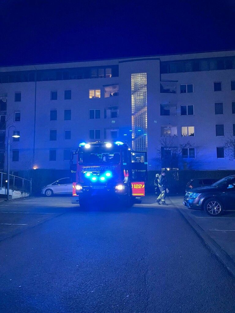 Die Feuerwehren wurden um kurz vor 1 Uhr nachts alarmiert. ⇒FW Tosters