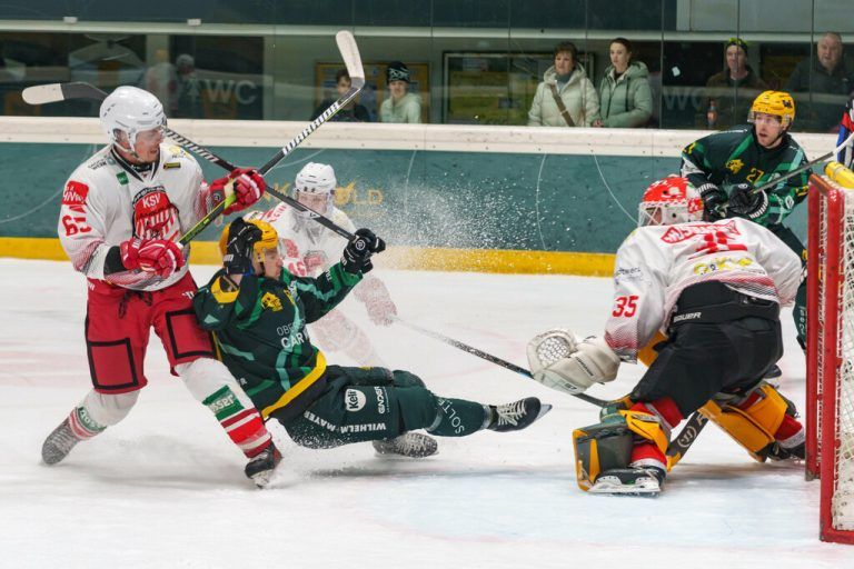 Die Lustenauer rutschten in Spiel zwei in Kapfenberg aus. Am Samstag kann der EHC nun zu Hause Meister werden.⇒Stiplovsek