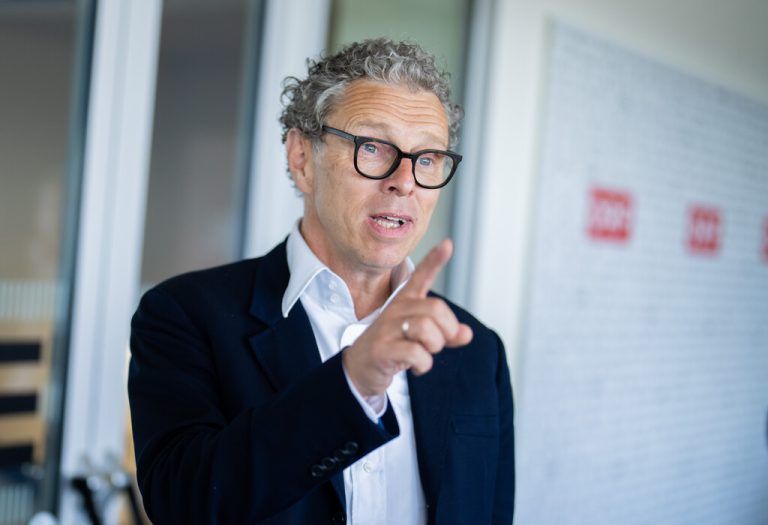 „Unwahrheiten“: Weißmann wehrt sich