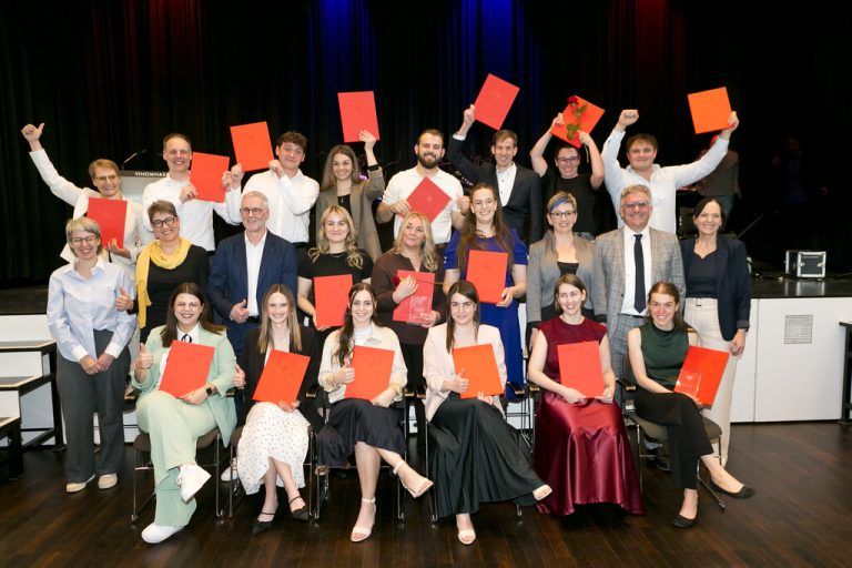 Abschluss: 18 neue diplomierte Pflegekräfte