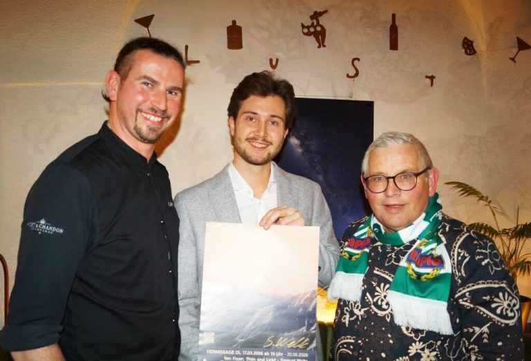 Gastgeber Lukas Buttazoni, Künstler Samuel Welte und Kurator Erwin Buttazoni.
              Yasmin Ritter (7)