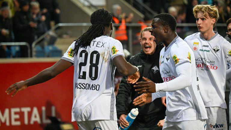 In Altach ging spätestens nach dem Tor von Yann Massombo die Post ab.⇒GEPA/Lerch