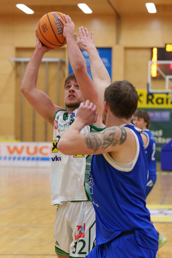 Lennox Lasinger (l.) im Spiel gegen die Kufstein Towers. Heute geht es gegen das Future Team Steiermark um die Saisonverlängerung.⇒Stiplovsek