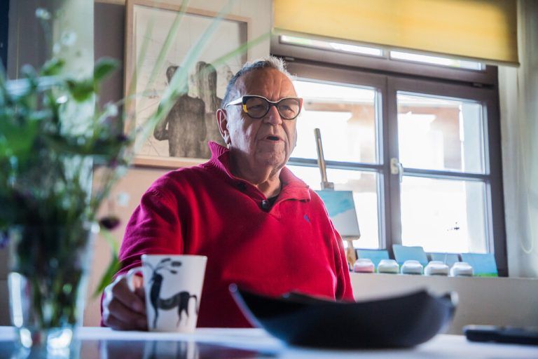 Liedermacher Gabriel. ⇒Steurer