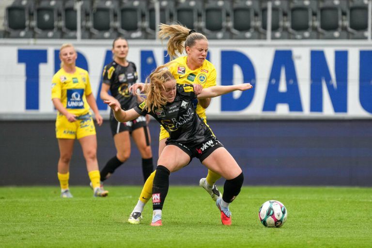 Maja Keckeis (vorne) erzielte in Graz die zwei Gold-Tore. ⇒Stiplovsek