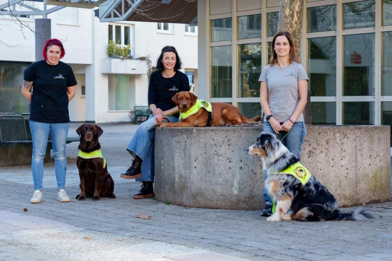 Melanie Mörtl mit Finley, Irina Seybal mit Lucy und Martina Vaschauner mit Sky.stiplovsek