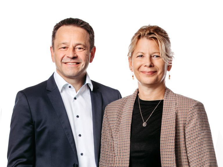 Miriam Kosmis.⇒wrb