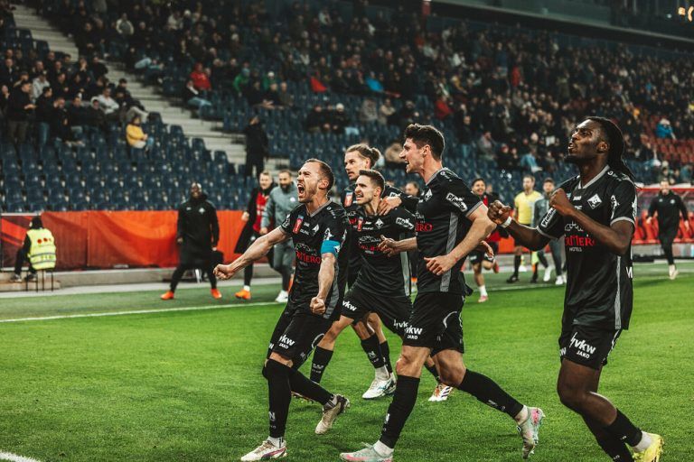 So feierten die Altacher am Mittwochabend den Finaleinzug. Noch vor wenigen Monaten wäre es völlig illusorisch gewesen, von solchen Glücksmomenten zu träumen. APA, Verein