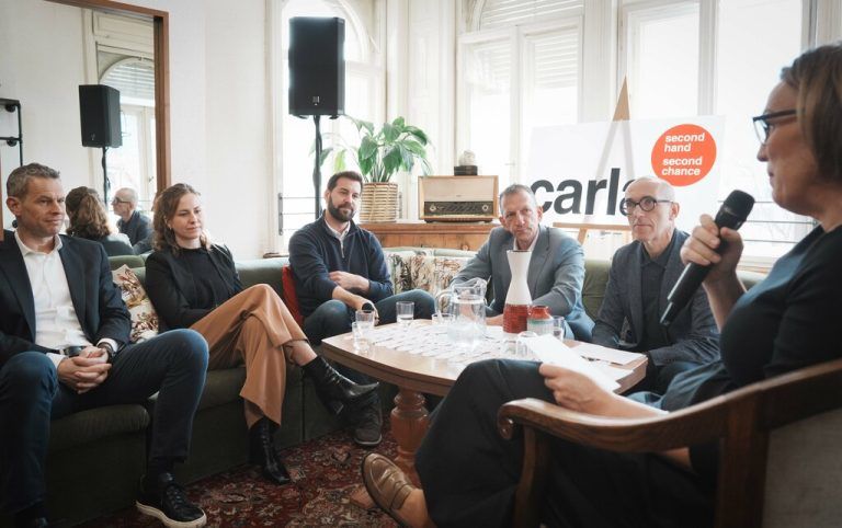 Wohnzimmer-Dialog zur Eröffnung des neuen Carla-Standorts in der Villa Richard Gassner in Bludenz. ⇒Caritas