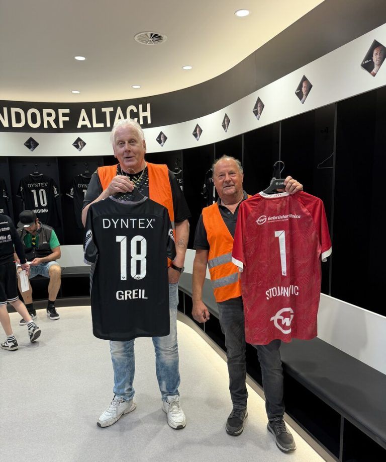 Auch Ordner sind begeistert: Eckhard Steinhauser und Dietmar Wagner.