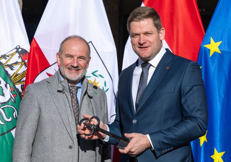 Bundesratspräsident Stotter. ⇒apa