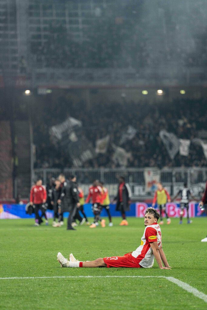 Die Enttäuschung nach der Heimniederlage gegen den LASK ist Noch-Salzburger Kerim Alajbegovic ins Gesicht geschrieben. ⇒GEPA