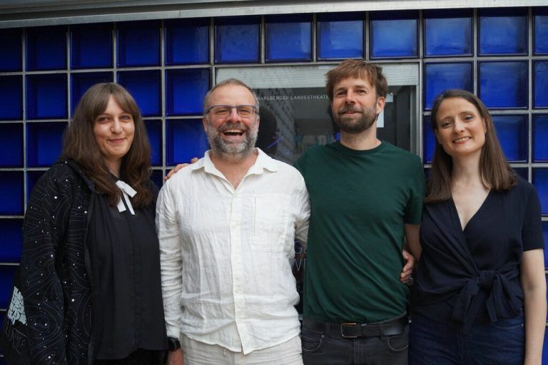 Dramaturgin Juliane Schotte, Regisseur Michael Schiemer, Lukas Schiemer (Musik) und Ausstatterin Luisa Costales Pérez-Enciso. Ritter (7)