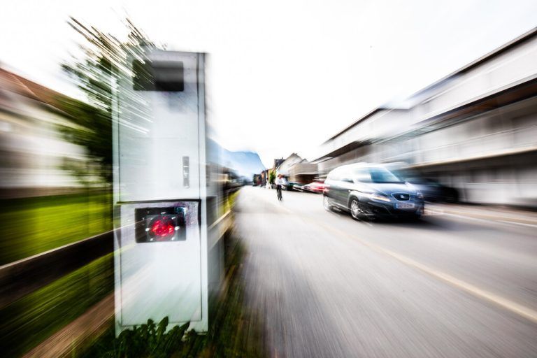 Taxler mit Bleifuß darf vorerst nicht mehr fahren