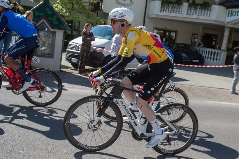 Colin Stüssi beendet Alps-Tour in Top 20