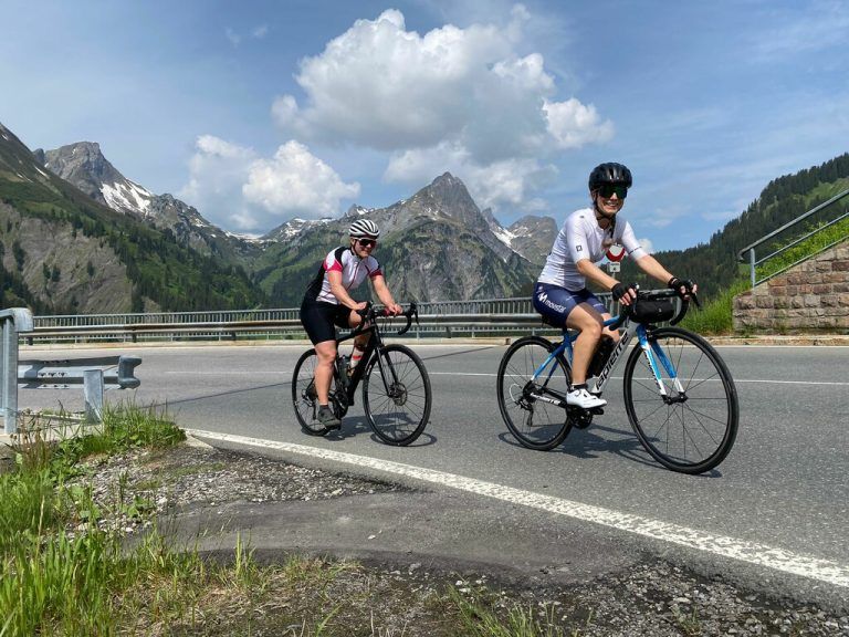 Franziska Rümmele (r.) war im vergangenen Jahr bei den „Road Bike Lady Days“ dabei. Heuer können wieder zwölf Teilnehmerinnen mitfahren. ⇒Baldessari, Schröder, rümmele, henzler, walser