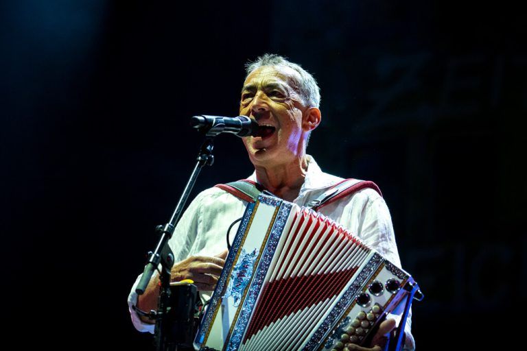 Hubert von Goisern kehrt 2027 auf die Bühne zurück. ⇒apa