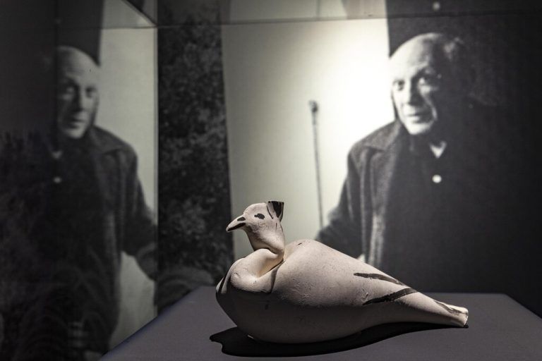 Keramik-Figur „Schlafende Taube“, 1953.⇒Succession Picasso/ VG Bild-Kunst/Flemming