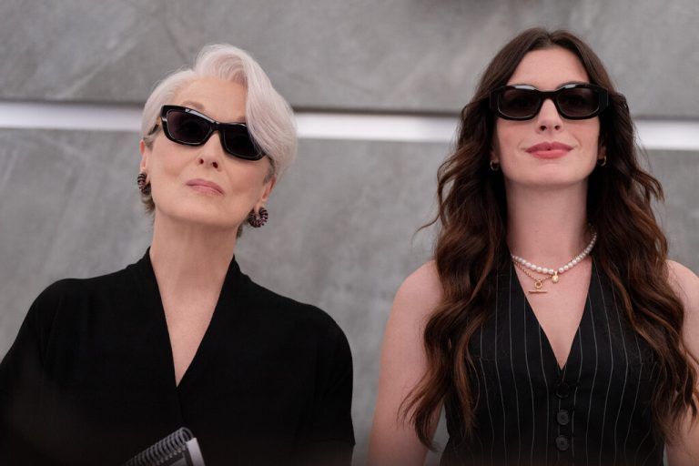 Miranda Priestley trifft 20 Jahre später erneut auf ihre ehemaligen Assistentinnen Andy und Emily.⇒disney