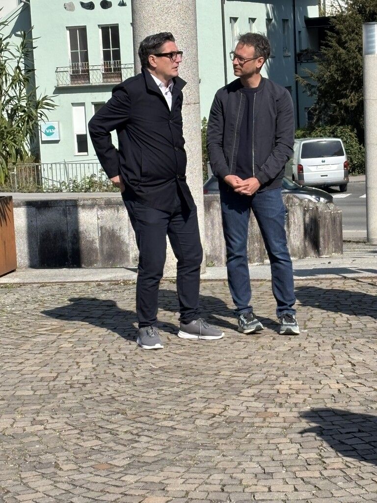 Reinhold Einwallner (l.) und Daniel Zadra waren bei der Versammlung ebenfalls anwesend. ⇒Frick