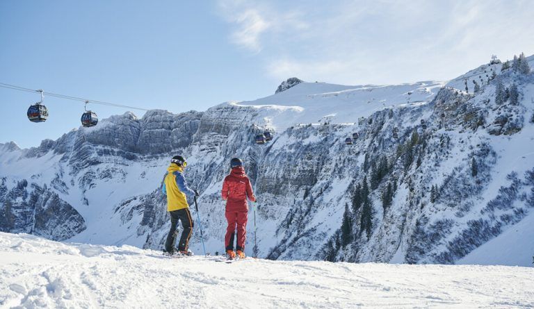 Stabile Wintersaison: Die Vorarlberger Seilbahnen hielten das Niveau, ein schwieriger März sorgte jedoch für Herausforderungen. ⇒⇒Bregenzerwald Tourismus/Alex Kaiser, hartinger