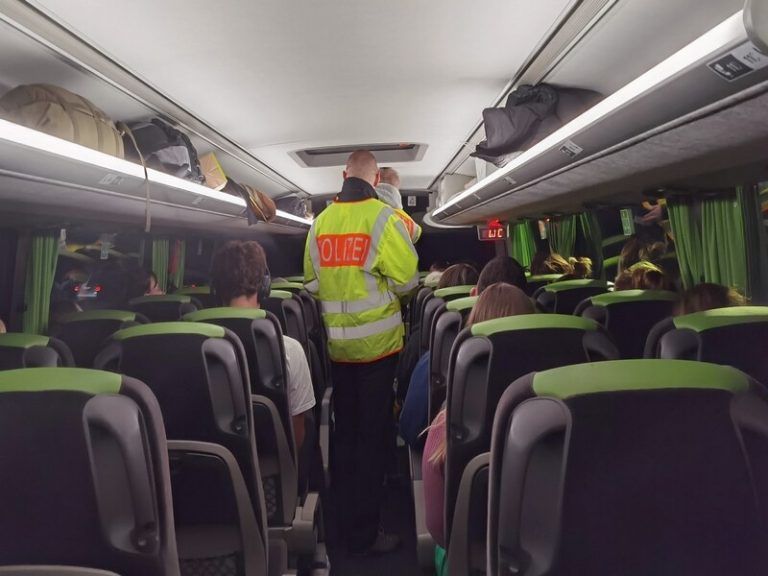 Symbolfoto: Der Mann hatte über 17.700 Euro als Bargeld dabei. Bundespolizei