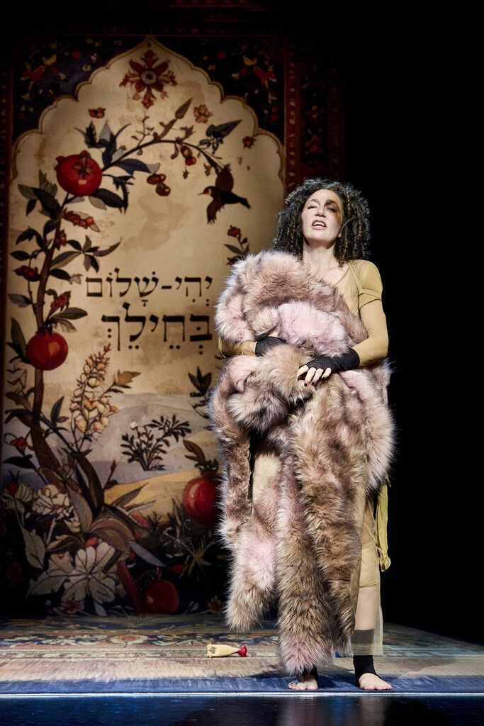 Tamara Stern gebührt im Solo-Stück die Bühne.⇒Köhler