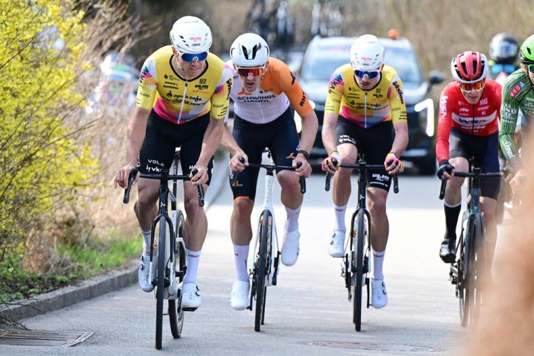 Tobias Nolde (l.) und Dominik Röber (zweiter v.l.) zeigen sich bislang in starker Früh-Form im Hinblick auf die Saison.⇒Team Vorarlberg/Eisenbaur