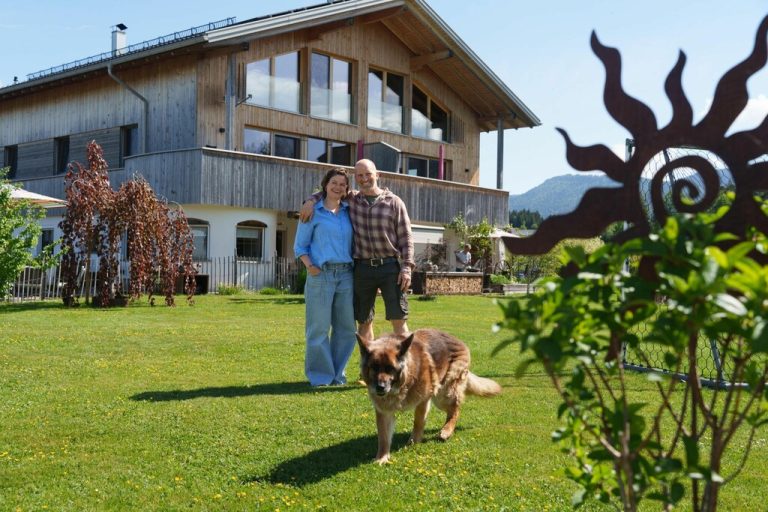 Daniela und Simon Moosbrugger führen ihren Hof in Krumbach mit viel Leidenschaft und persönlichem Einsatz. Stiplovsek