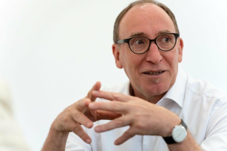 Der ehemalige Gesundheits- und Sozialminister macht sich für die Betroffenen stark und übt heftige Kritik an der aktuellen Situation. ⇒Stiplovsek