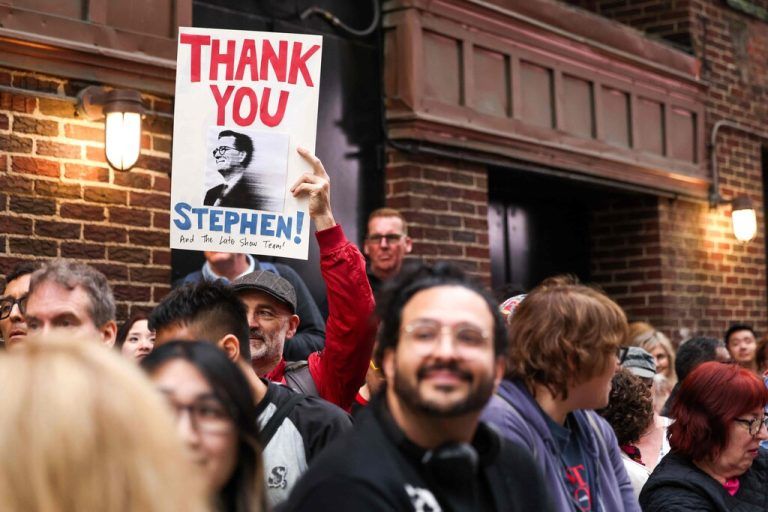 Die Fans verabschiedeten Colbert mit Applaus. ⇒APA