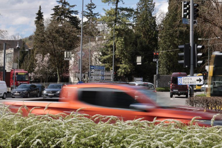 Die Messwerte an der stark befahrenen Bärenkreuzung in Feldkirch liegen unter dem Grenzwert.⇒hartinger