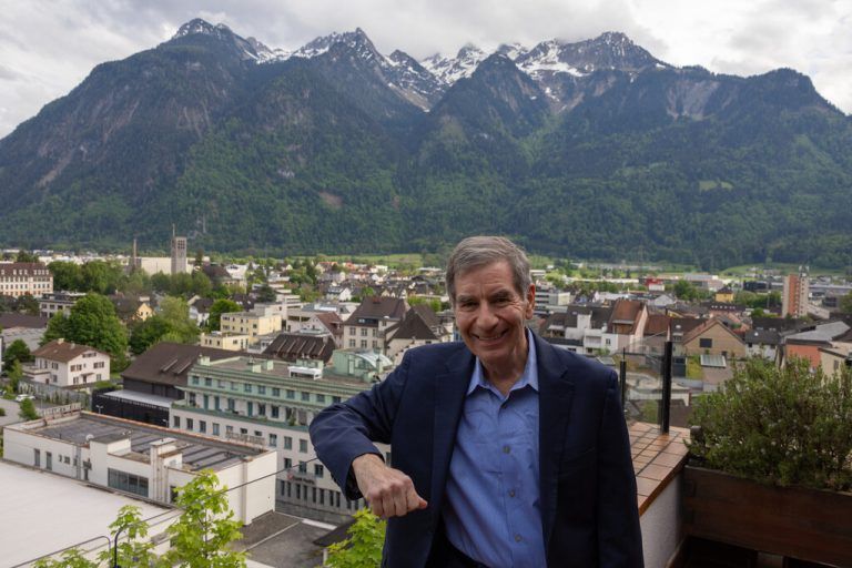 Die NEUE am Sonntag sprach mit Jeffrey Wiśnicki im Schlosshotel Dörflinger in Bludenz.Hartinger, Wiśnicki, land tirol/die fotografen