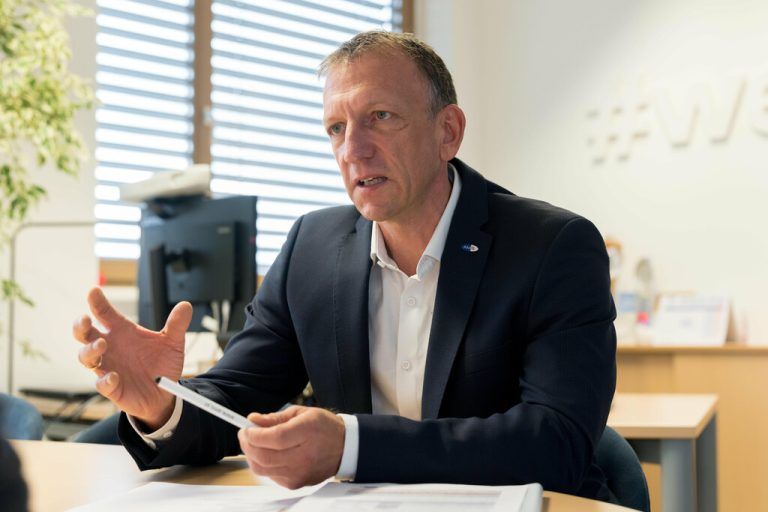 Mehr Arbeitslose, weniger offene Stellen