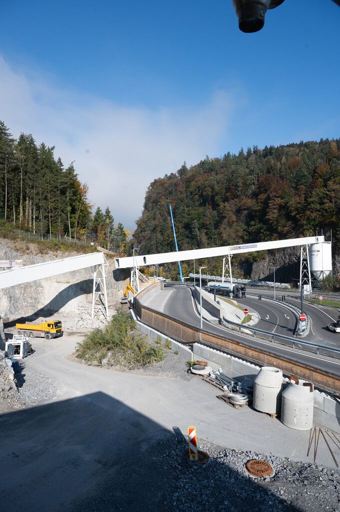Tunnelvortrieb und Arbeiten an Portalen